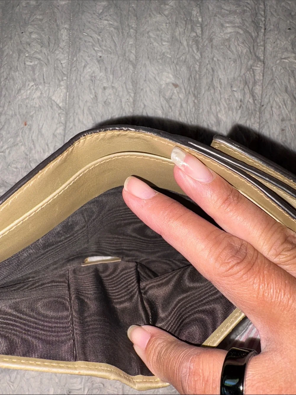 Gucci Gold Embossed GG Patent Leather Wallet with Bow Accent - Picture 9 of 9
